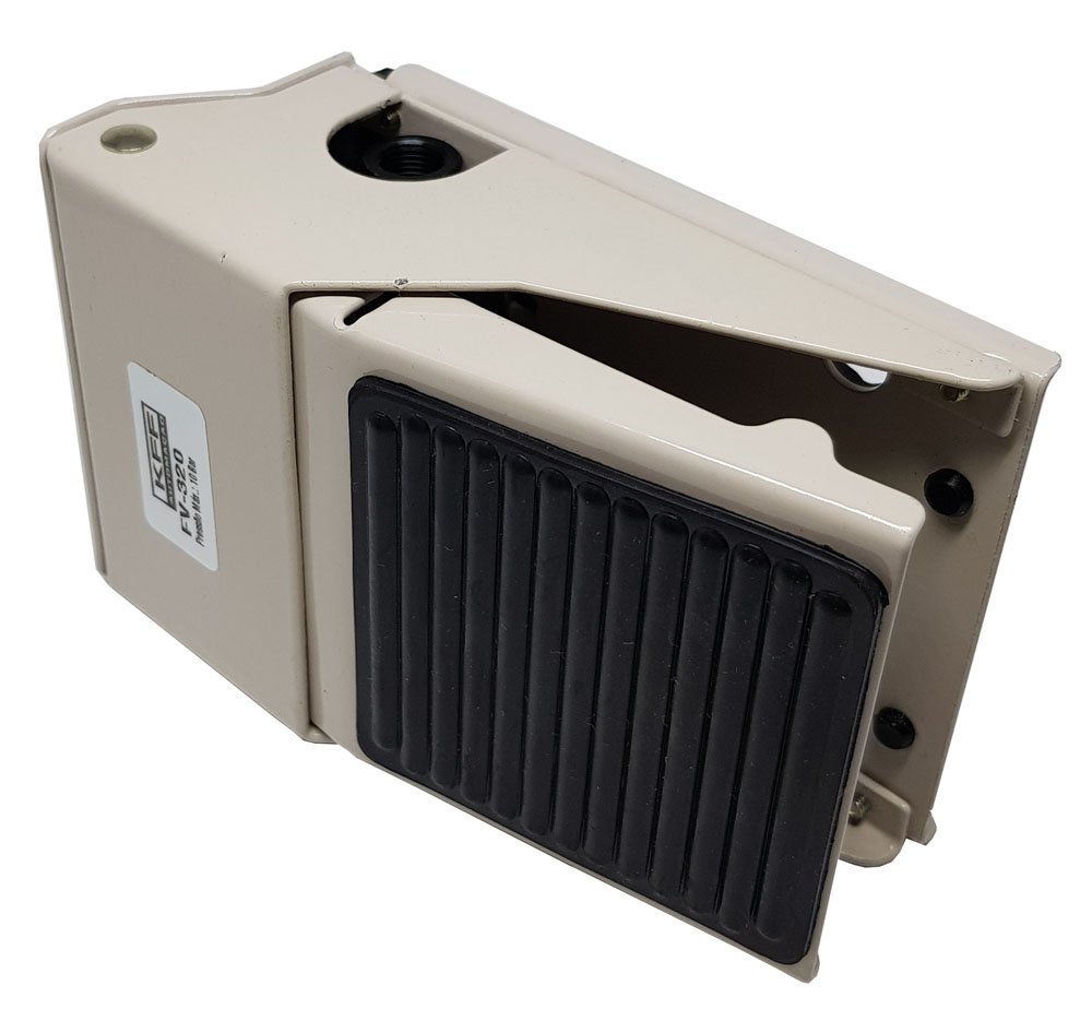 VÁLVULA PNEUMÁTICA ACIONAMENTO PEDAL 3/2 VIAS 1/4 KFF RETORNO MOLA -FV320