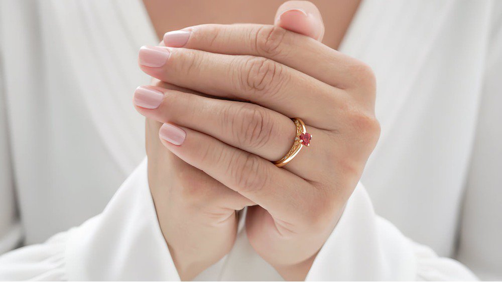 Anel de Noivado Lovely II-Ru (mão)